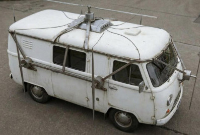 "Беспилот": УАЗ-"буханку" научили отбиваться от дронов пропеллерами