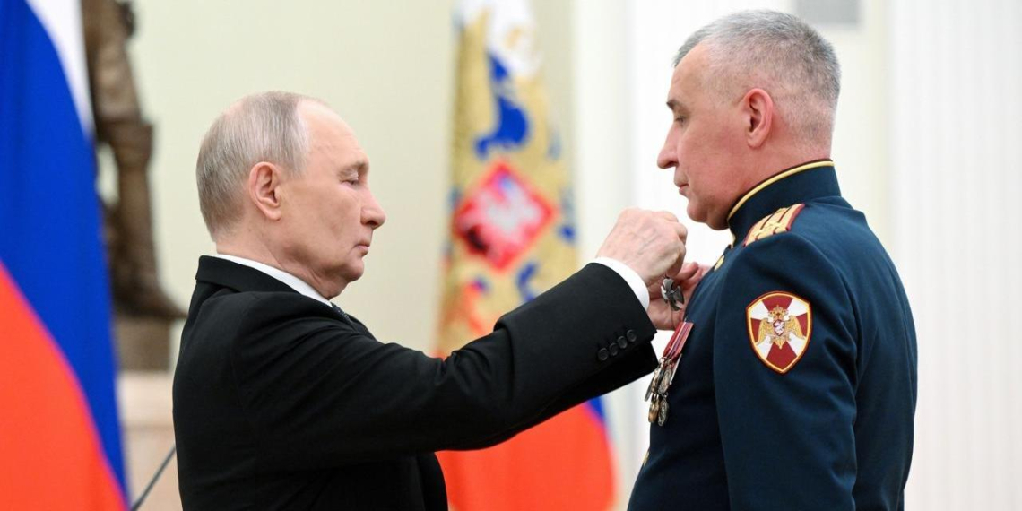 Путин вручил государственные награды военнослужащим в День защитника Отечества