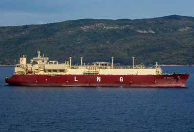 Первый СПГ-танкер преодолел Ормузский пролив с начала войны