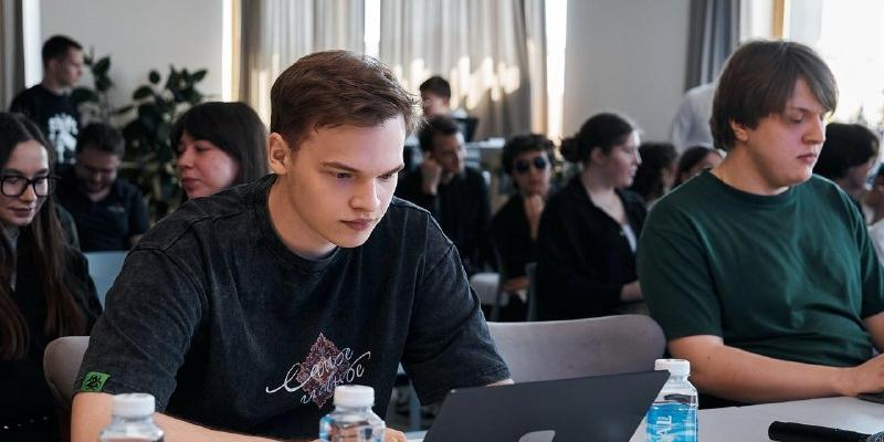Более 100 бесплатных IT-программ от VK Education – теперь и для студентов колледжей 