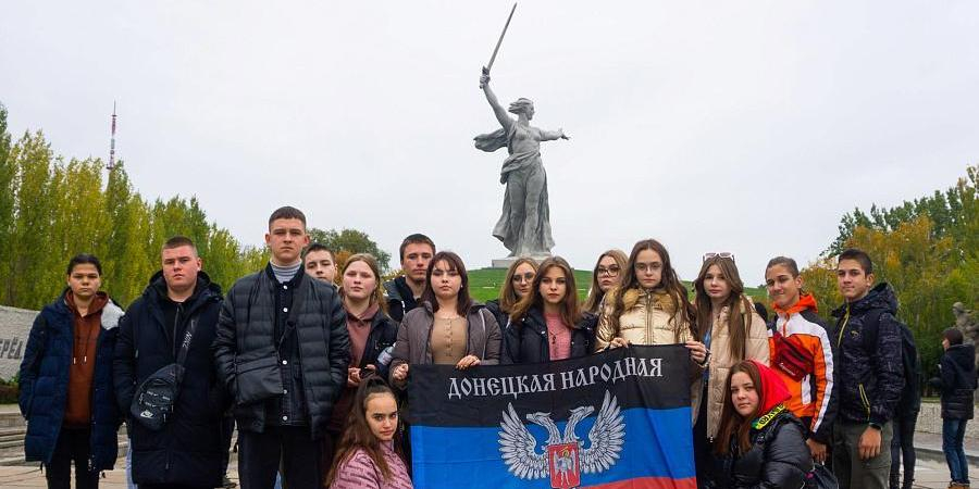 Более тысячи молодых людей отправились в путешествия по России в рамках проекта "Новые горизонты" в 2026 году 