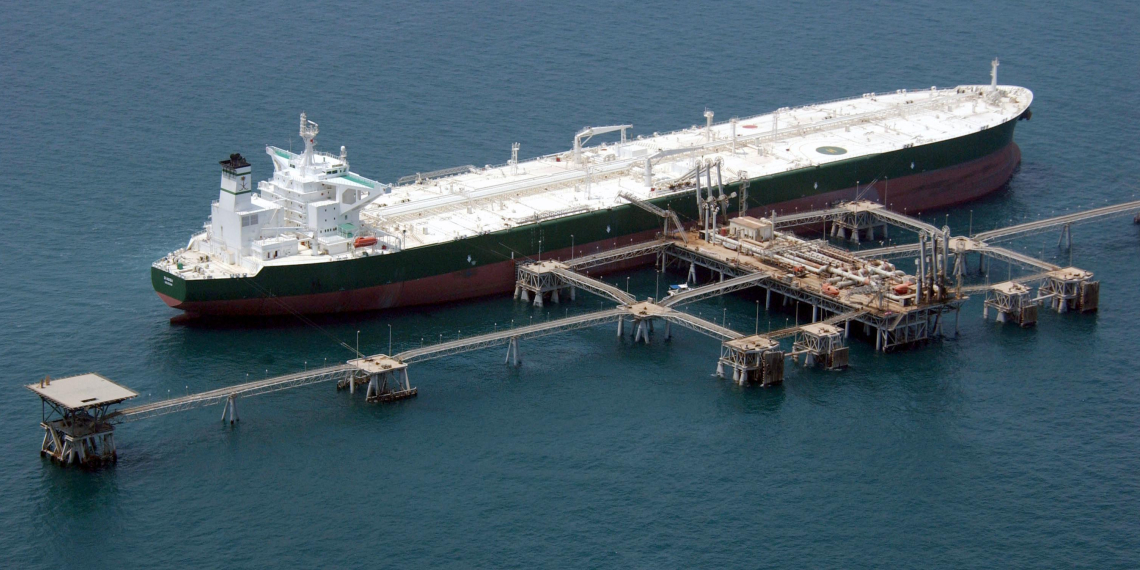 Bloomberg: Крупнейший морской оператор Китая отказался перевозить российскую нефть