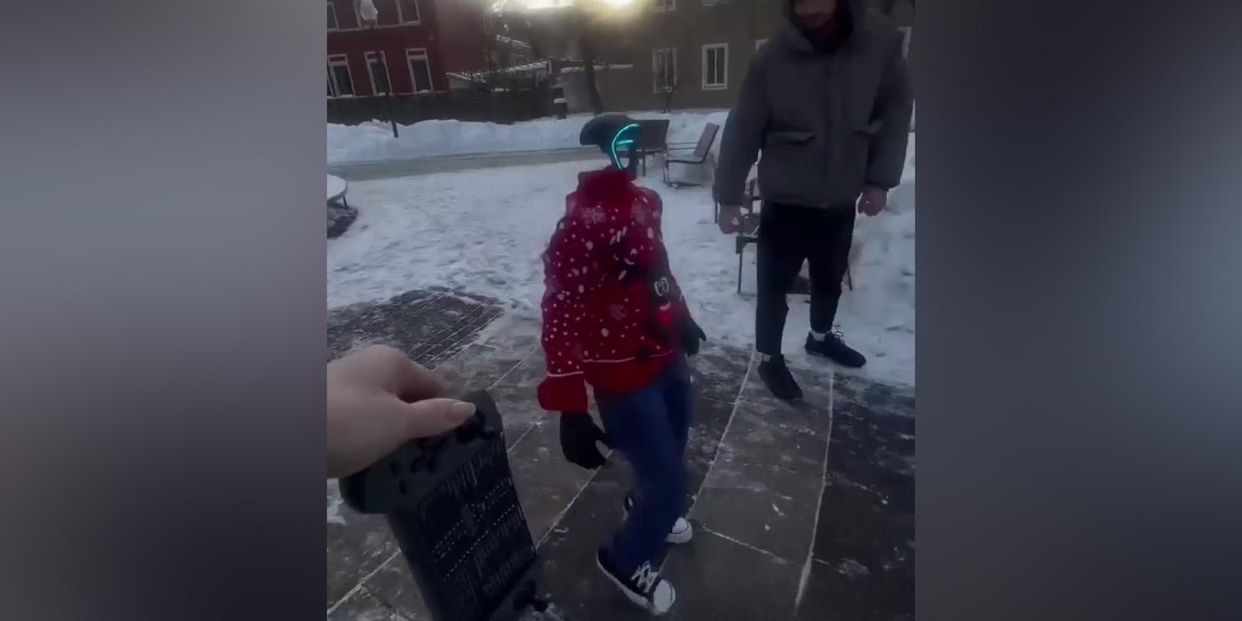 В Москве разработали автономную навигацию для VR-управляемых роботов