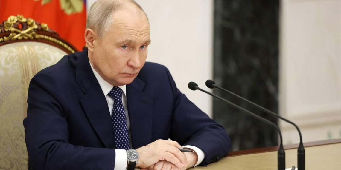 Путин отметил вклад Космических войск в защиту безопасности России 