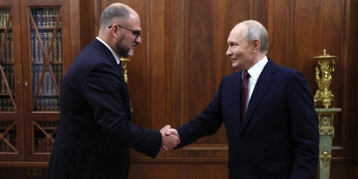 Путин встретился с главой Владивостока Константином Шестаковым 
