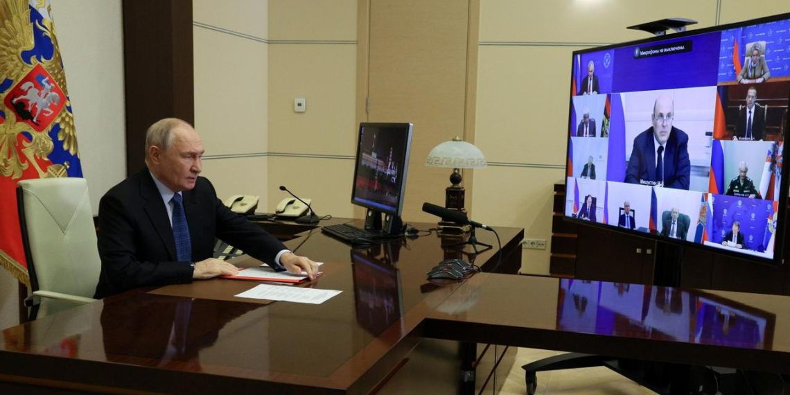 Путин провёл совещание Совбеза по вопросам общественной безопасности 