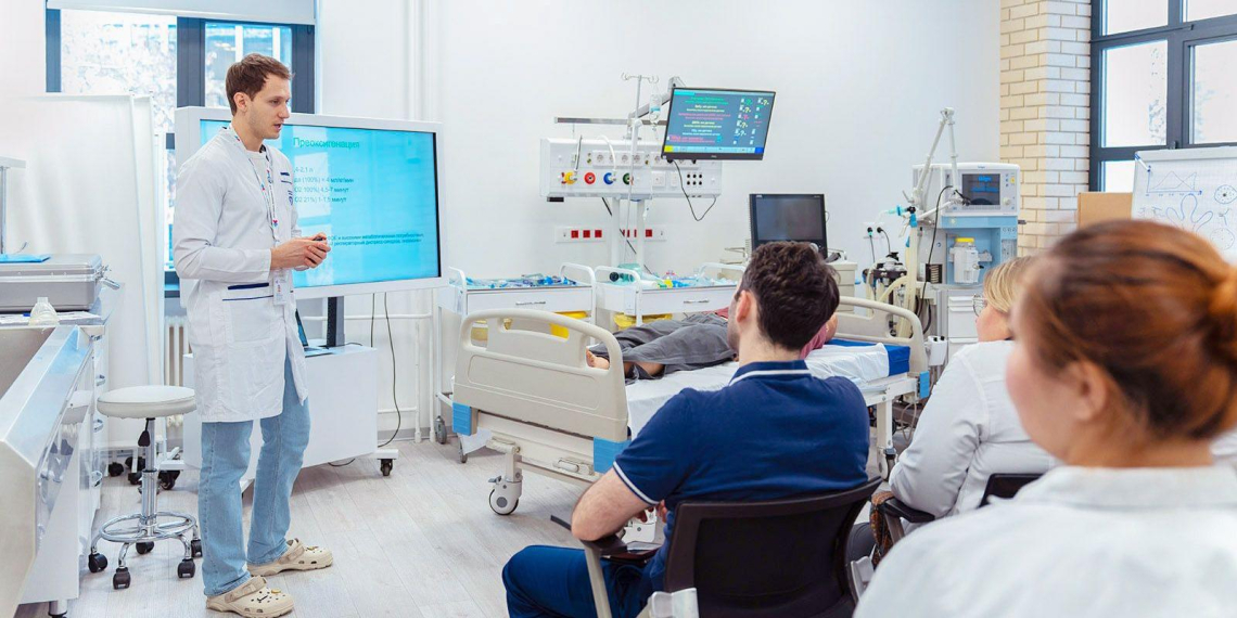 Собянин: ежегодно 70% московских врачей повышают квалификацию