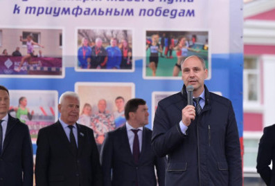 В Каменске-Уральском открыли обновленный стадион "Металлист"