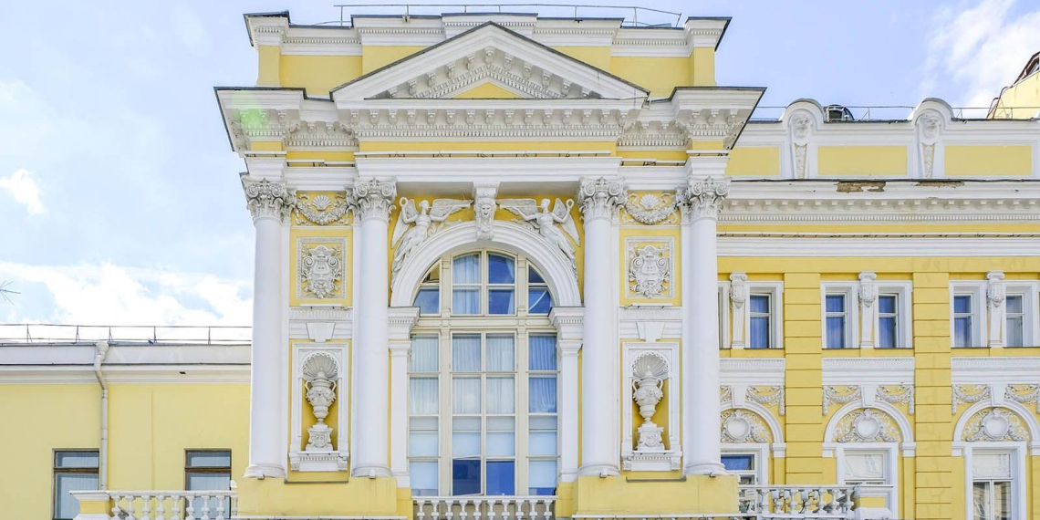 К 8 марта на сайте "Узнай Москву" появился тематический маршрут "Человек за легендой"