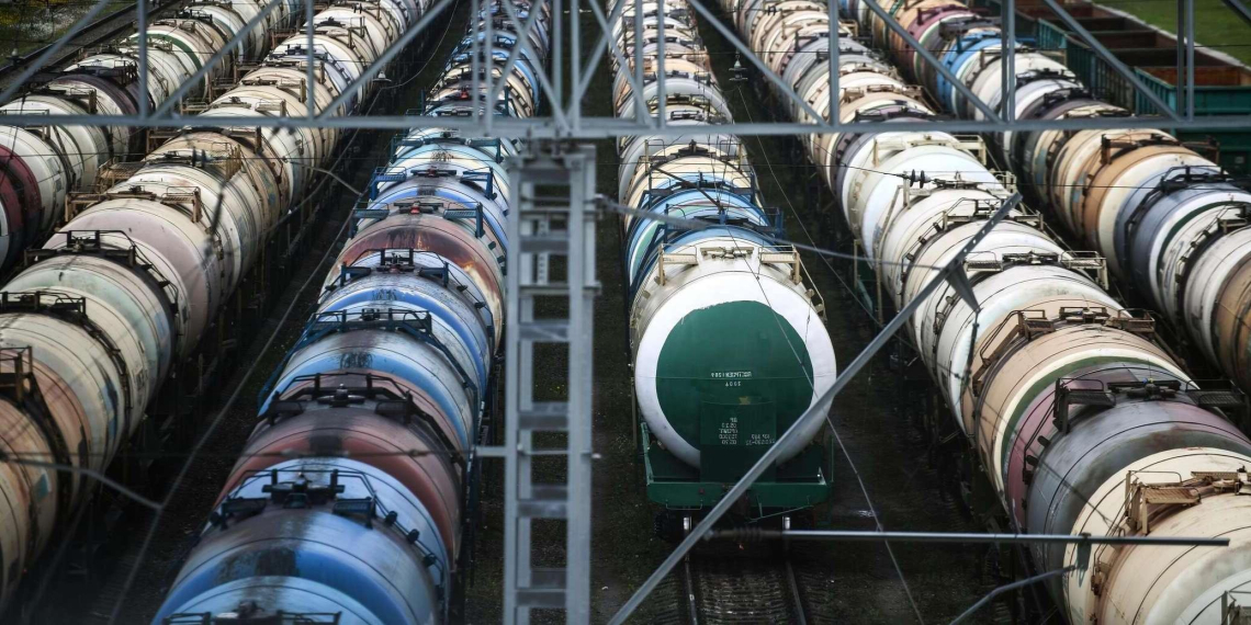 У российских компаний начались проблемы с перевозкой нефтепродуктов на восток