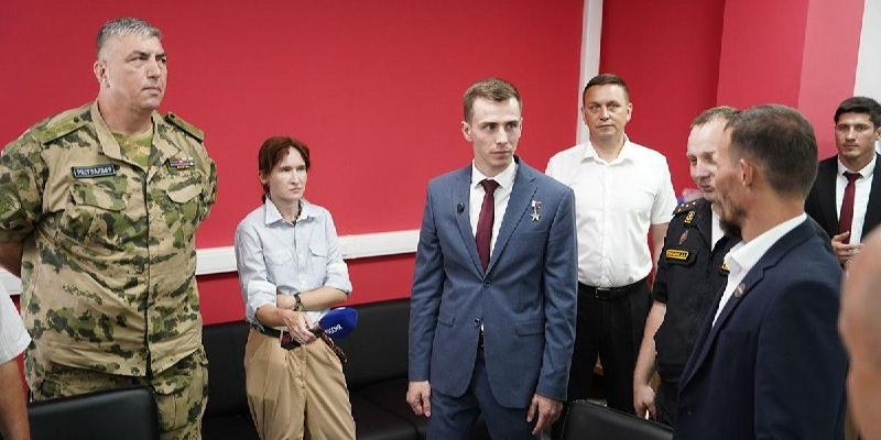 Головин провёл встречи с волонтёрами и ветеранами СВО в Ставрополе 
