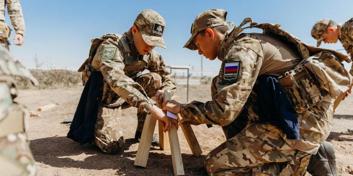 Финалисты "Зарницы 2.0" начали отрядные состязания в "Авангарде" 