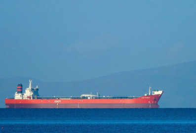 Российский танкер атакован в Черном море по пути в Грузию