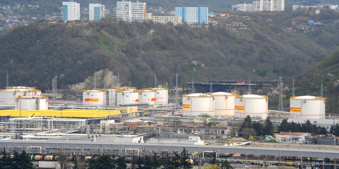 В Туапсе вновь загорелся НПЗ после атаки беспилотников