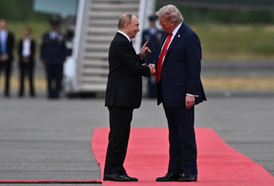 Путин и Трамп договорились продолжить диалог по безопасности и экономике