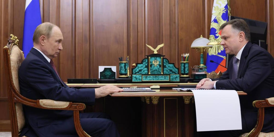 Путин обсудил с врио губернатора Ростовской области развитие региона