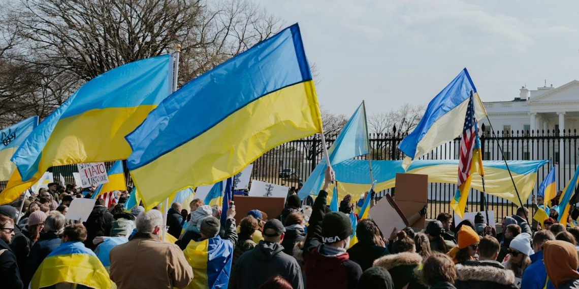 Трамп разрешил беженцам с Украины остаться в США до завершения конфликта