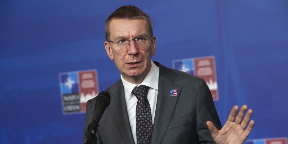 Латвия понизит уровень дипотношений с Россией в знак солидарности с Эстонией