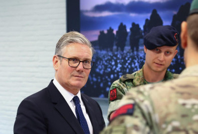 Times: Британия собралась финансировать Украину за счет конфискованной у РФ нефти