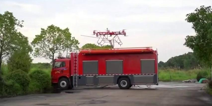 В Китае прошли учения с летающими пожарными машинами