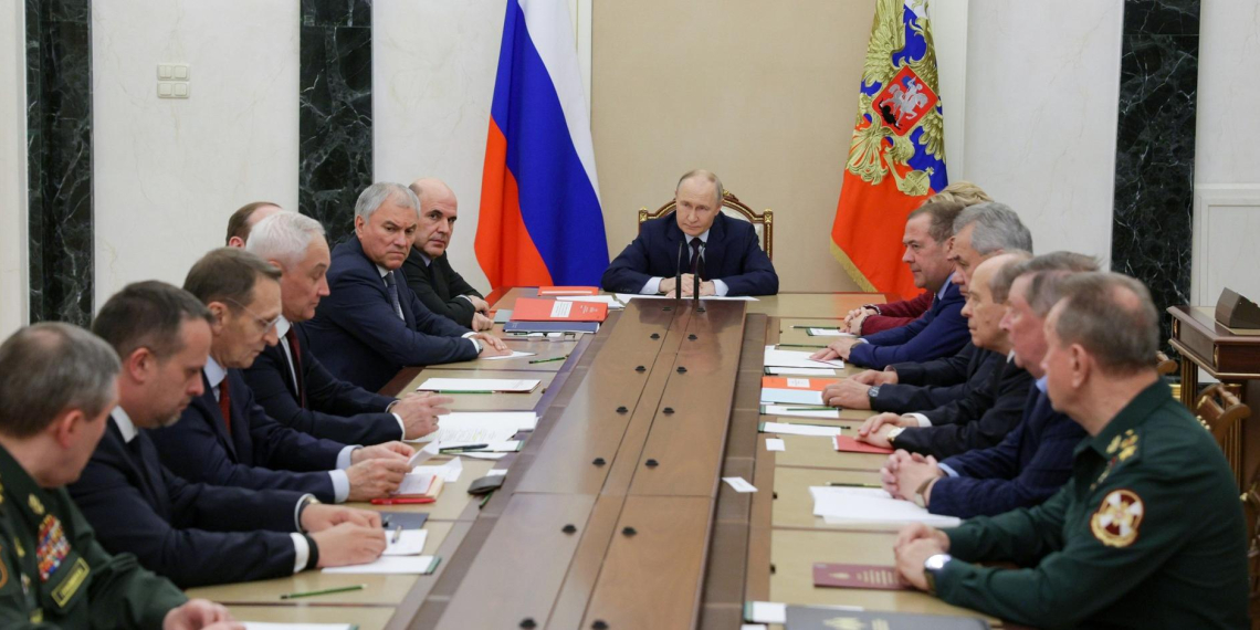 Белоусов предложил подготовиться к ядерным испытаниям в ответ на действия США 