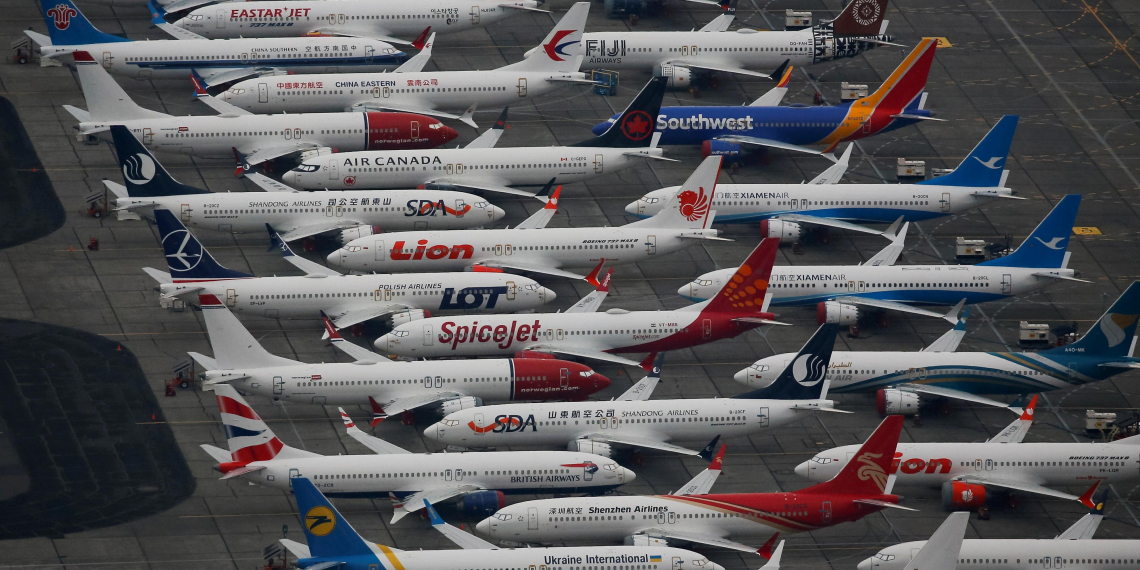 Западные авиакомпании неожиданно захотели летать через Россию: "проигрывают конкуренцию"