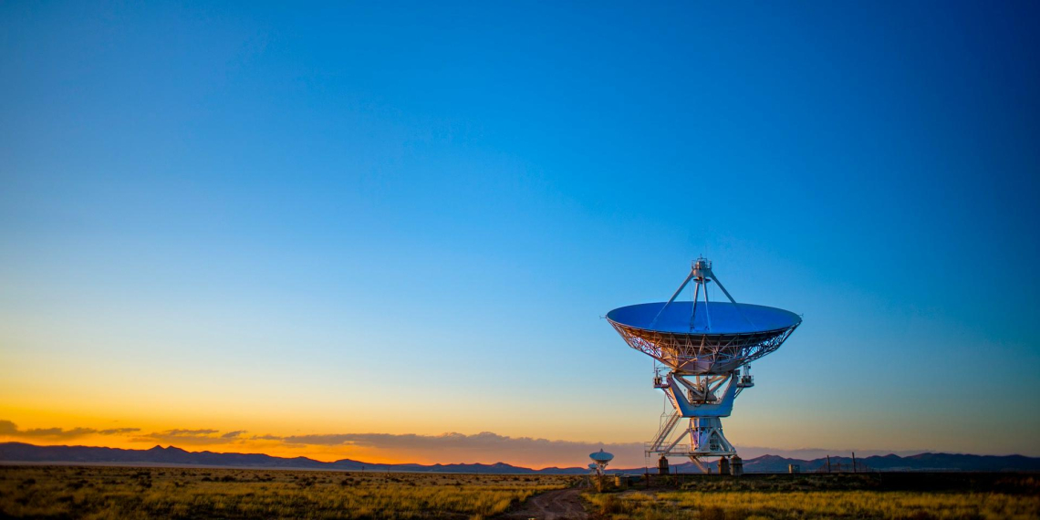 Макрон пообещал "войну завтрашнего дня" в космосе