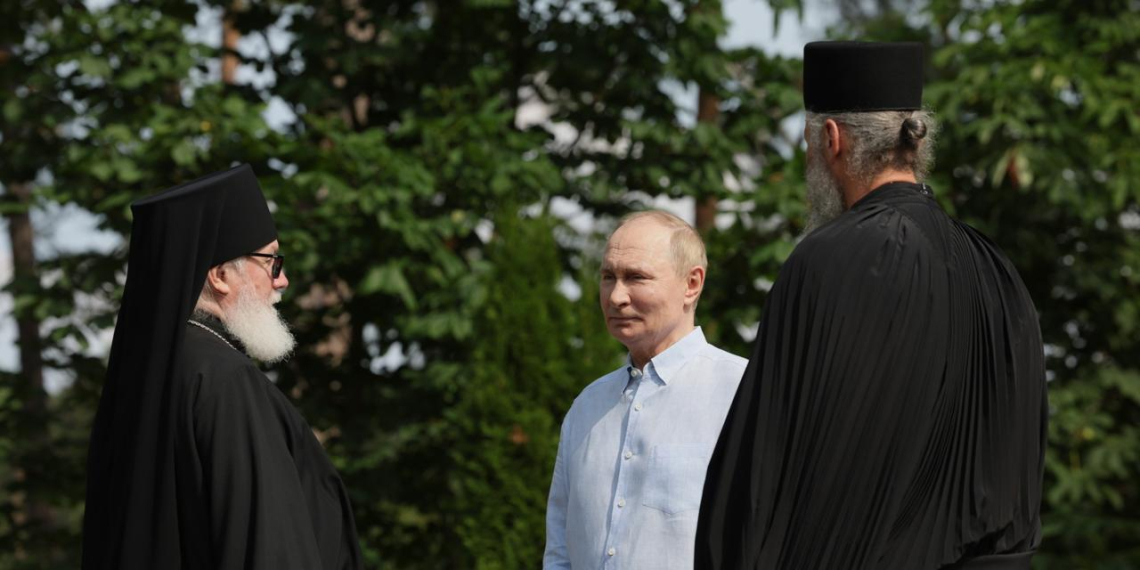 Путин и Лукашенко обсудили переговоры с Украиной после службы в Валаамском монастыре