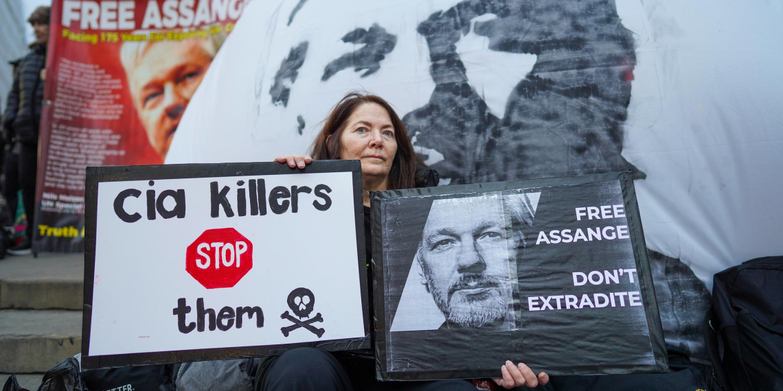 Wall Street Journal: США готовы смягчить обвинения против Джулиана Ассанжа