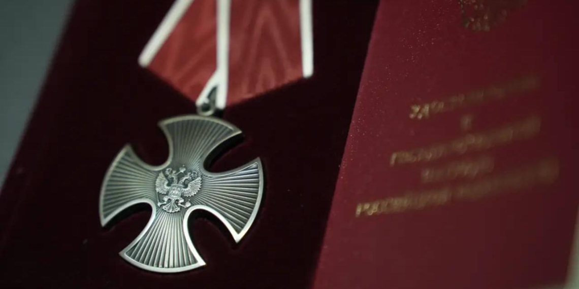 Путин посмертно наградил орденами Мужества двух работников Запорожской области 