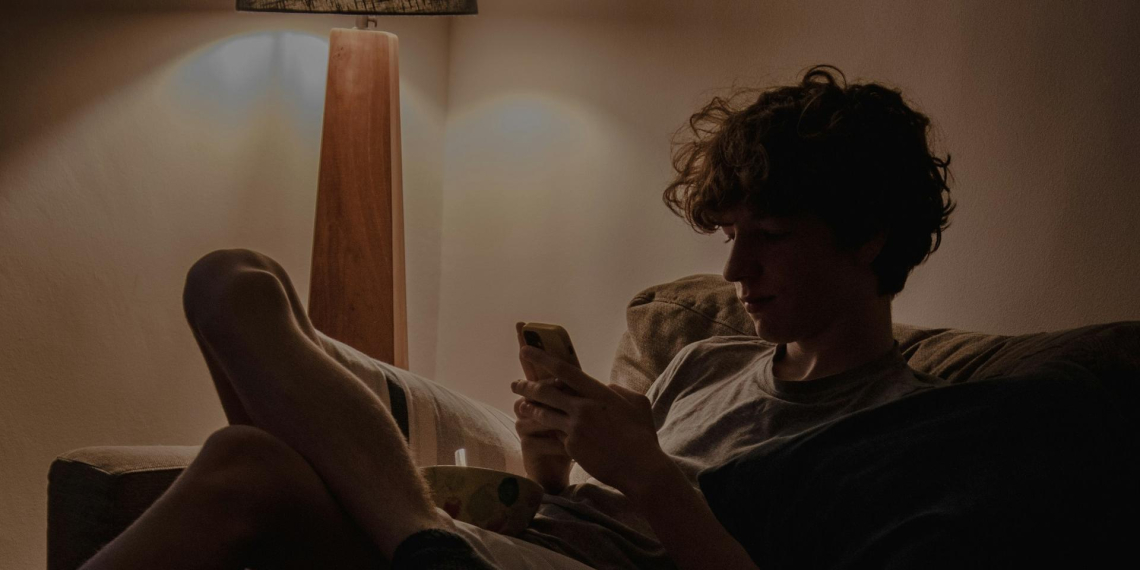 Власти Свердловской области начали мониторить соцсети подростков