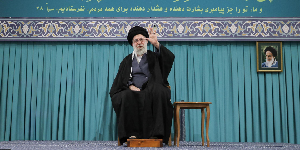 Разведка США выявила "рекордную за 50 лет слабость" властей Ирана