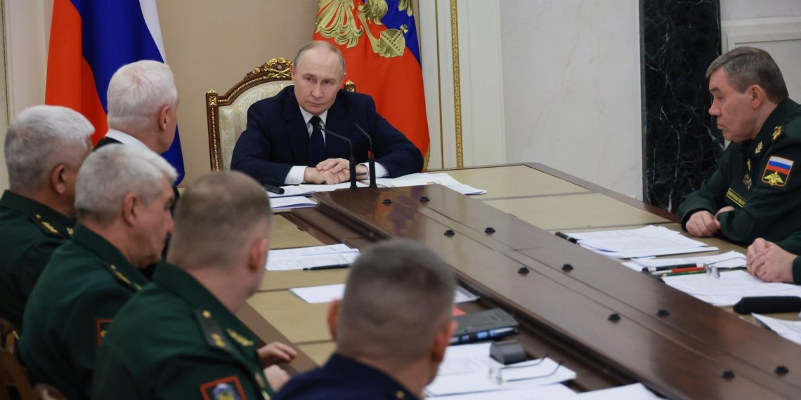 Герасимов доложил Путину о наступлении на Славянск