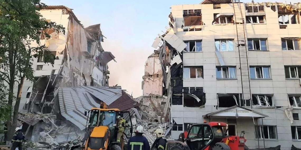 Четыре человека погибли в результате удара ВСУ по Старобельску в ЛНР
