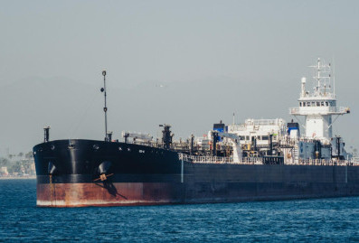 Иран предложил экспортерам нефти заключить "Ормузский пакт"