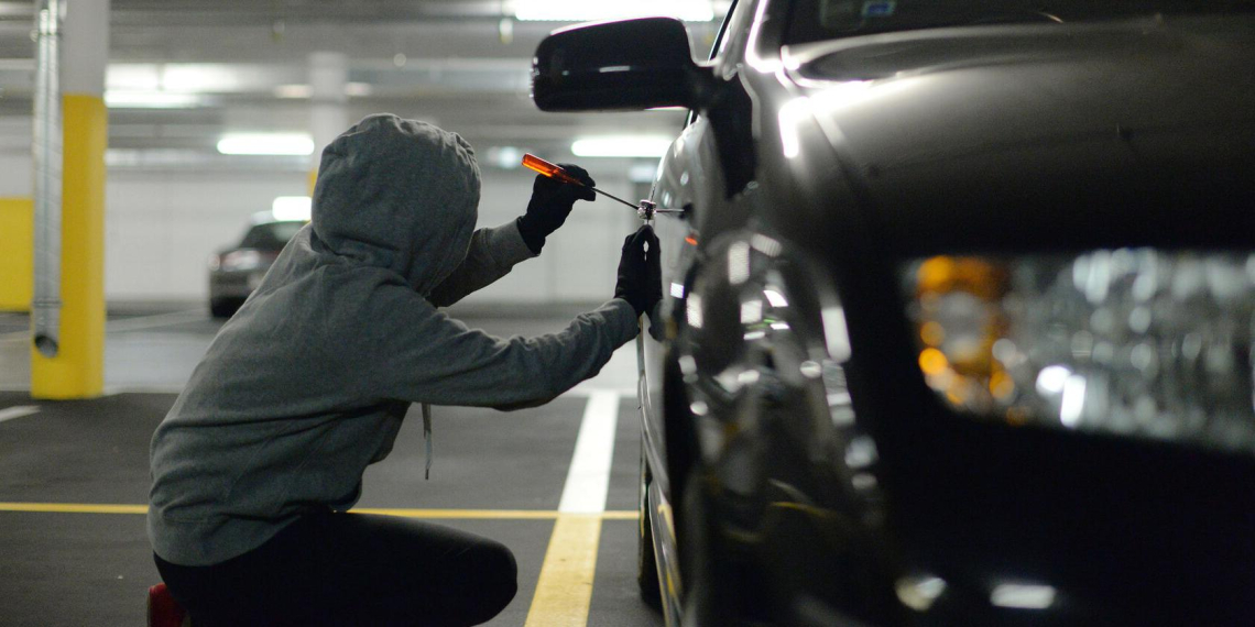 Страховые компании рассказали, откуда преступники чаще всего угоняют автомобили