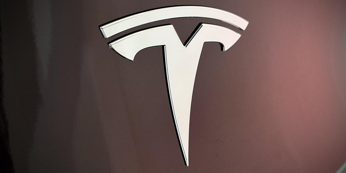 Tesla будет выпускать роботов вместо машин на заводе в Калифорнии