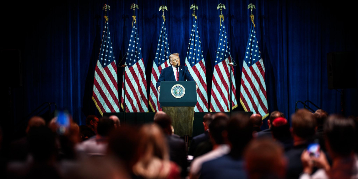 Трамп объяснил притязания США на Гренландию угрозой захвата острова Китаем и Россией