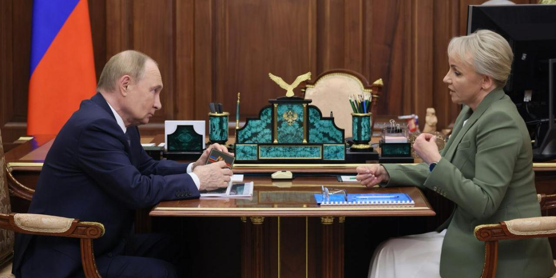 Путин обсудил с главой Еврейской автономной области Костюк развитие региона