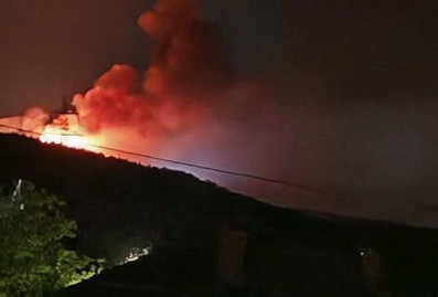 В Болгарии произошли взрывы и пожар на военном заводе