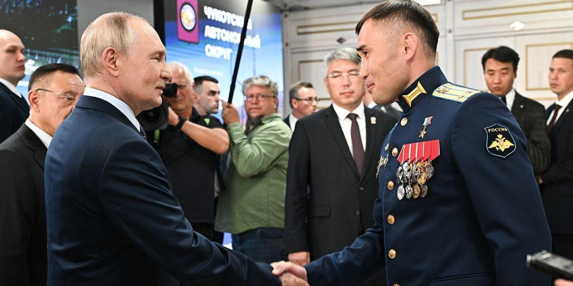 Путин поддержал предложение "Единой России" о благоустройстве военных городков и ЗАТО 