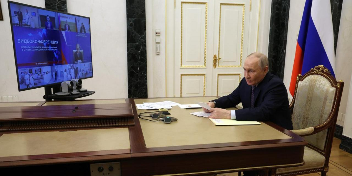 Путин обсудил модернизацию здравоохранения и открыл новые медобъекты