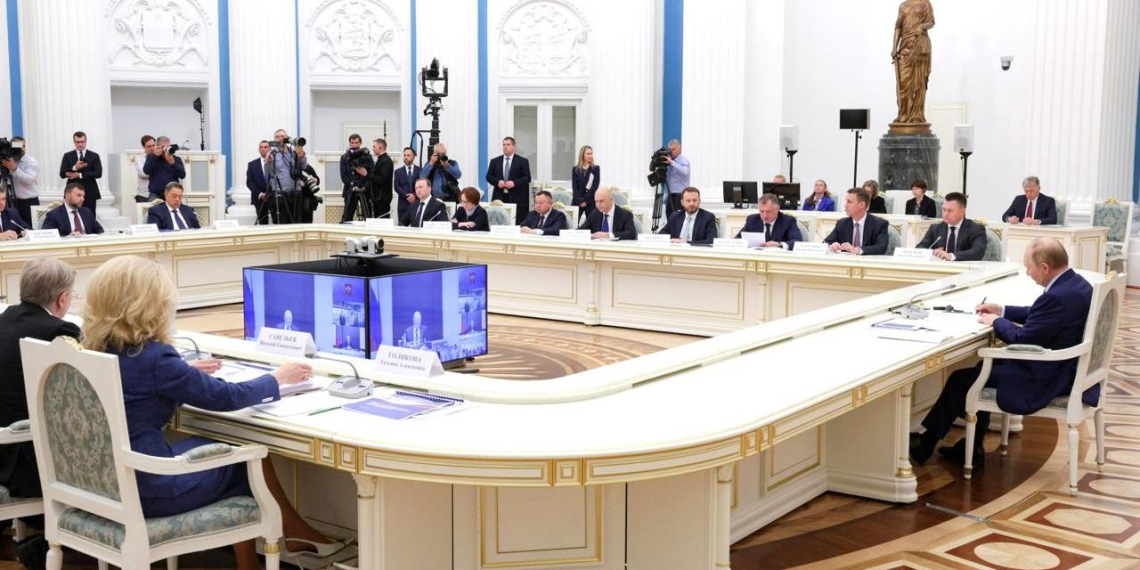 Путин поручил довести новые регионы до среднероссийского уровня жизни к 2030 году