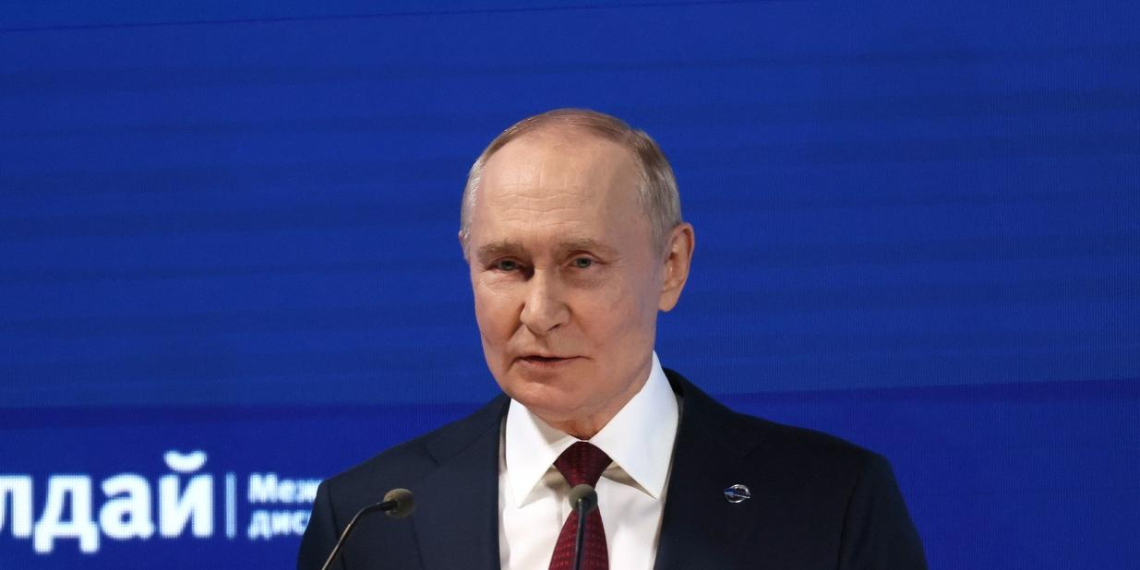 Путин поздравил военнослужащих Космических войск с профессиональным праздником