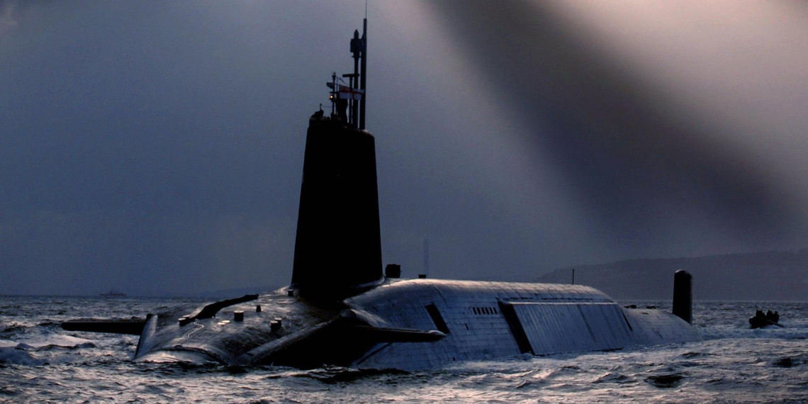 The Sun: в Великобритании атомную подводную лодку ремонтировали суперклеем