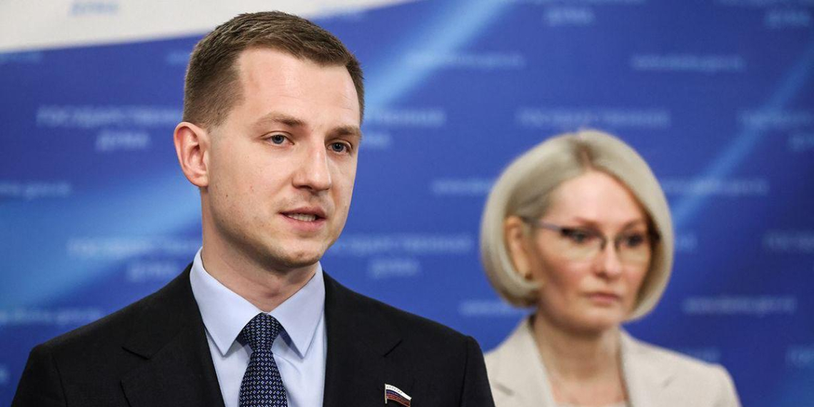 "Единая Россия" законодательно закрепит поддержку молодёжных организаций 