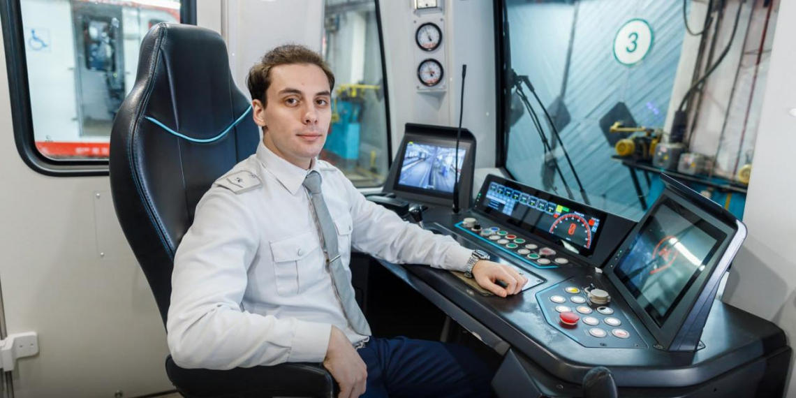 Свыше 500 машинистов обучены для управления новейшими поездами "Москва-2020" на БКЛ