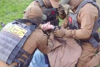 Трое жителей ЛНР задержаны ФСБ по подозрению в госизмене