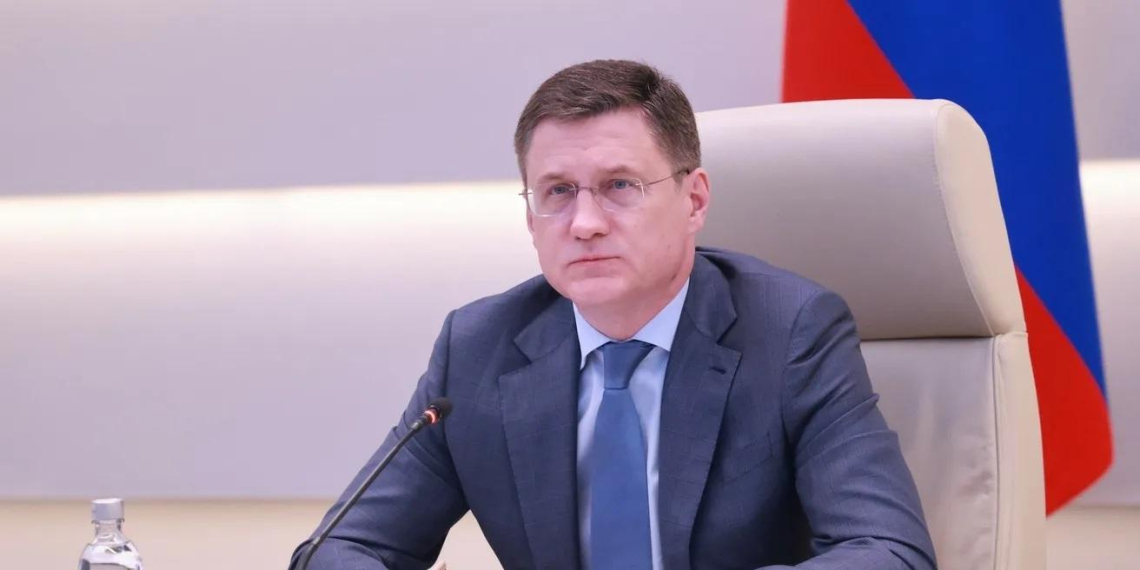Новак заявил о возобновлении украинских атак на российские НПЗ