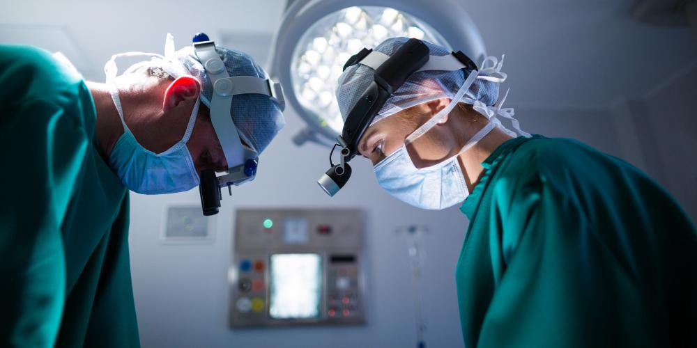 15 сложных операций стали доступны бесплатно по ОМС